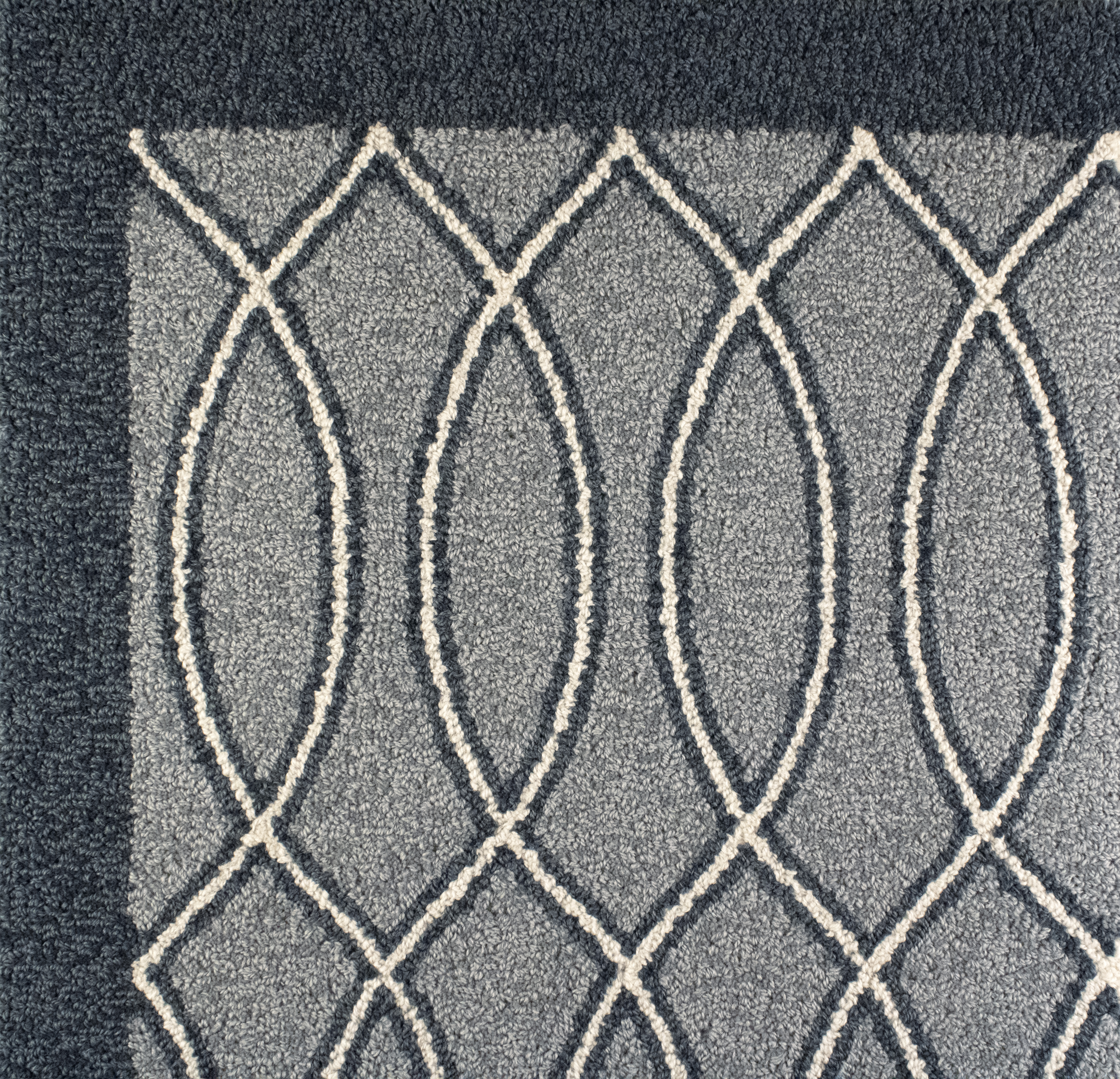 Leon Sample | 18" x 18"